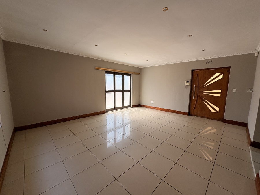 To Let 4 Bedroom Property for Rent in Kirstenhof Western Cape